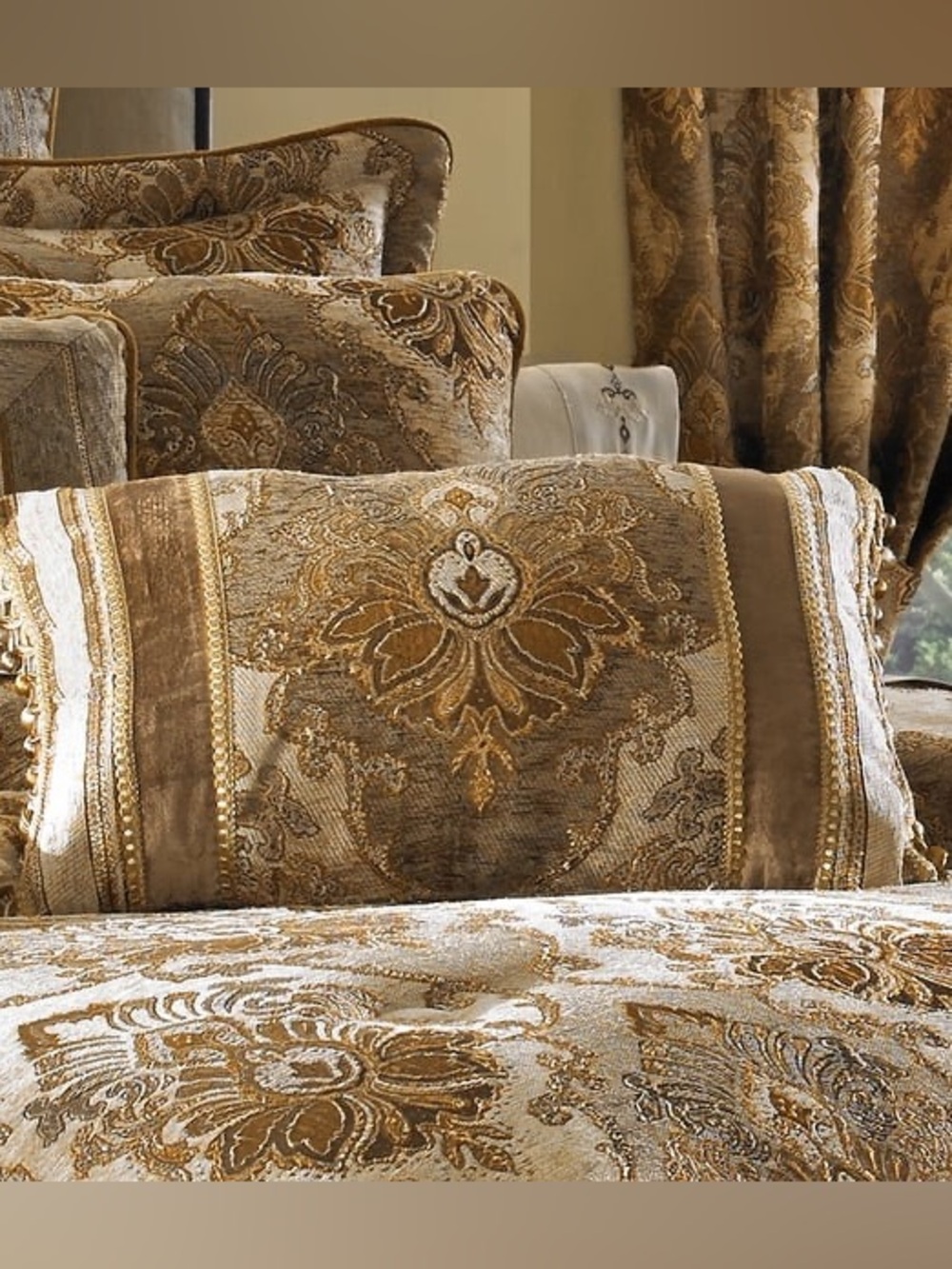 J. Queen New York Bradshaw Boudoir Decorative Throw Pillow NWT